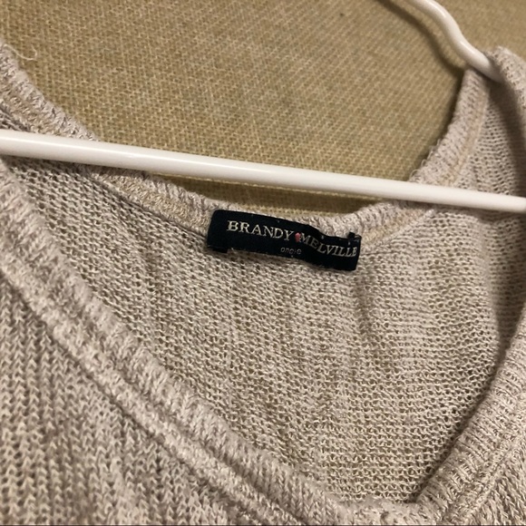 Brandy Melville Long Sleeve - Picture 3 of 4